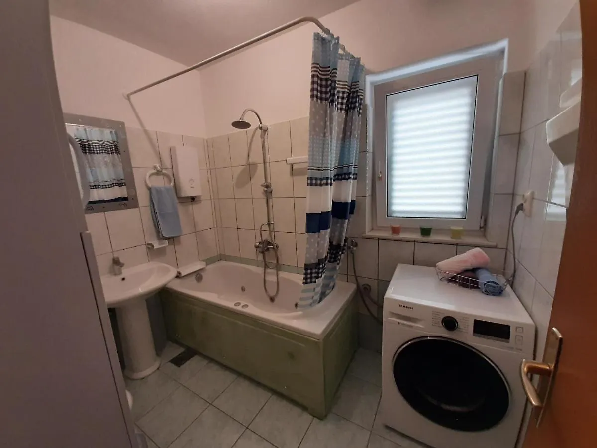Family Time Apartment Split