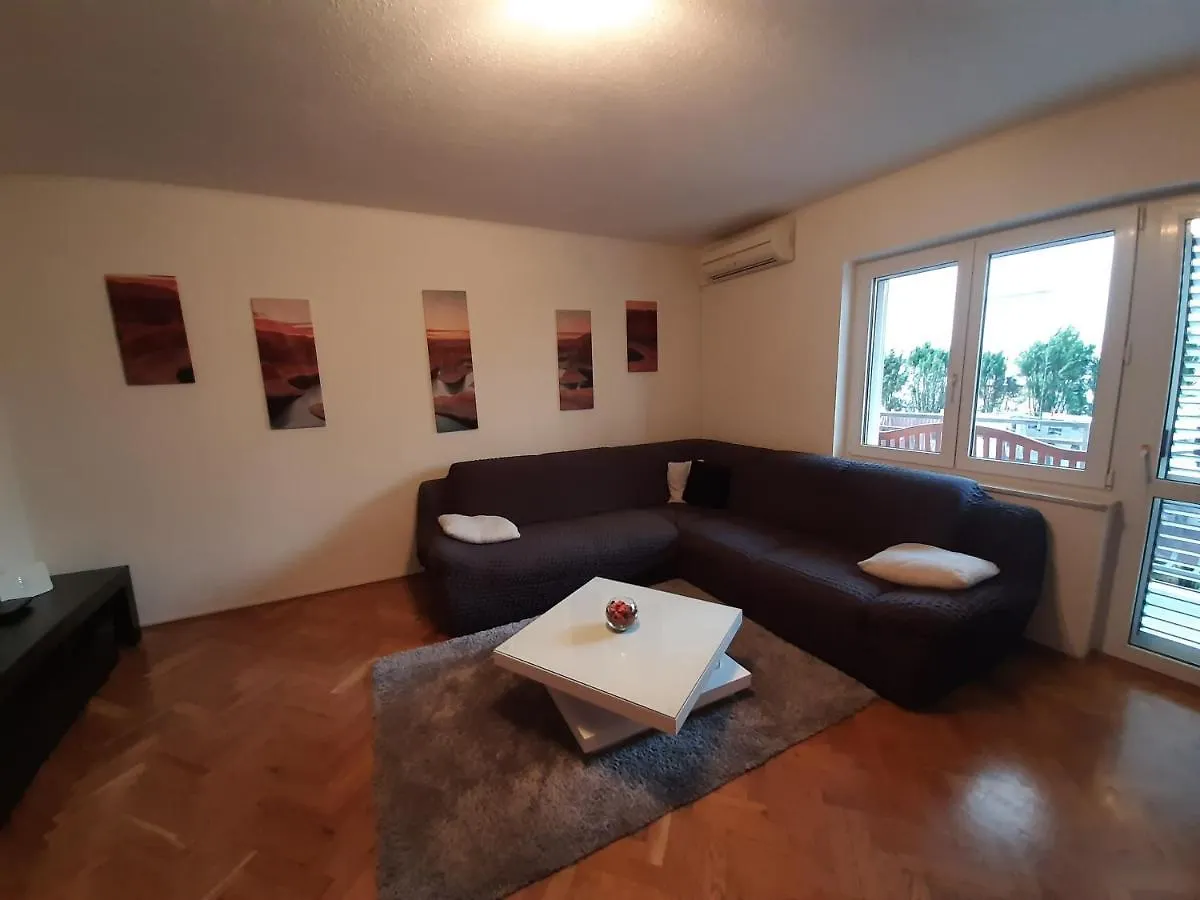 Family Time Apartment Split